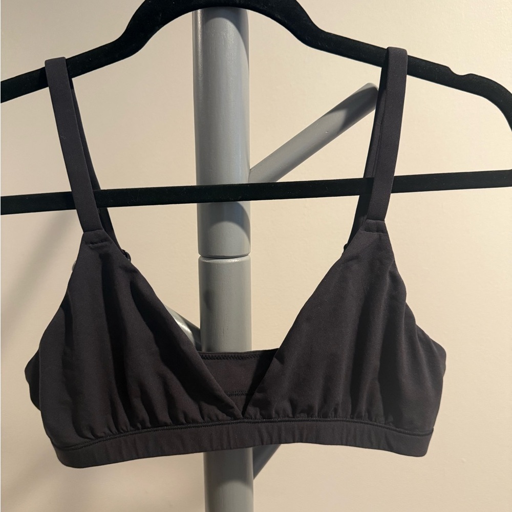 SKIMS- Fits Everybody Triangle Bralette